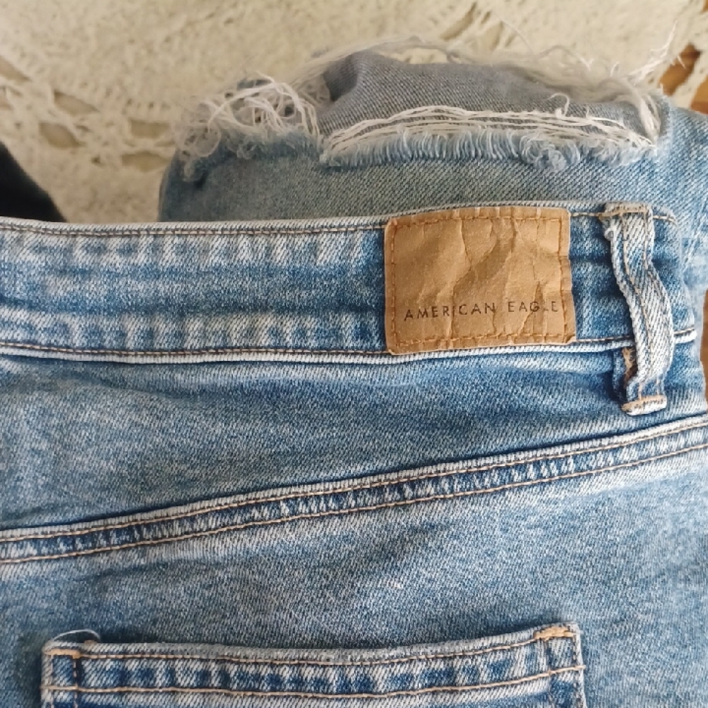 Distressed Blue Jeans - Picture 3 of 6